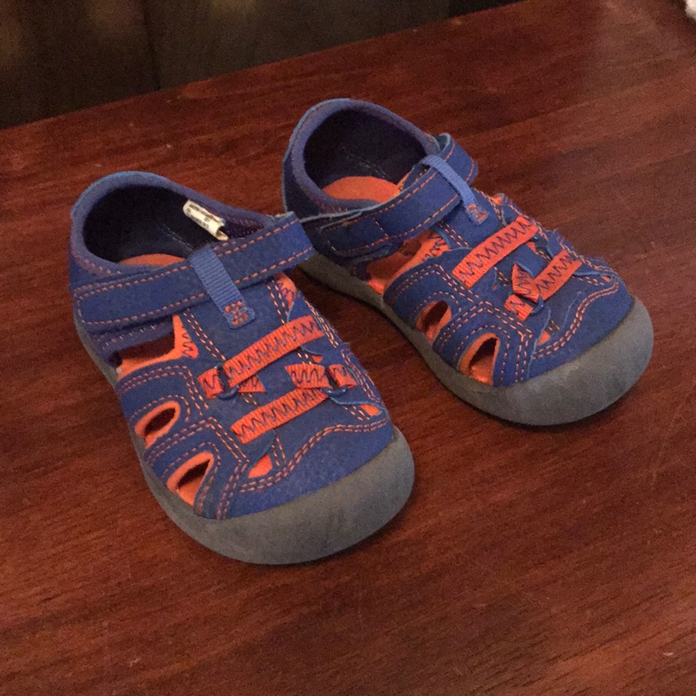 Size 6 boys sandals